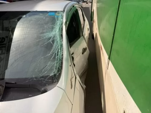Mulher fica ferida em acidente com quatro veículos no centro de Alfenas