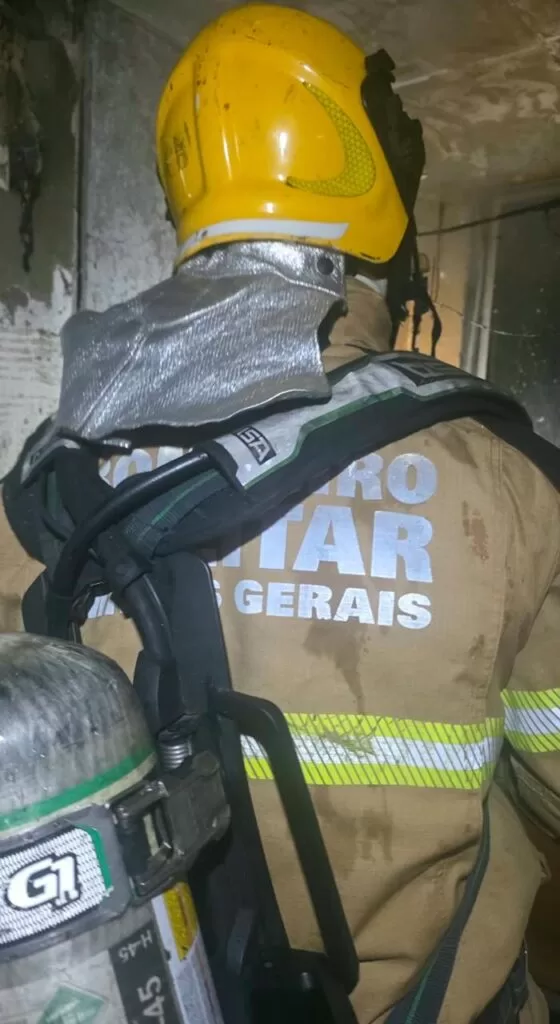 Incêndio causado por vazamento de gás mobiliza bombeiros em residência de Alfenas
