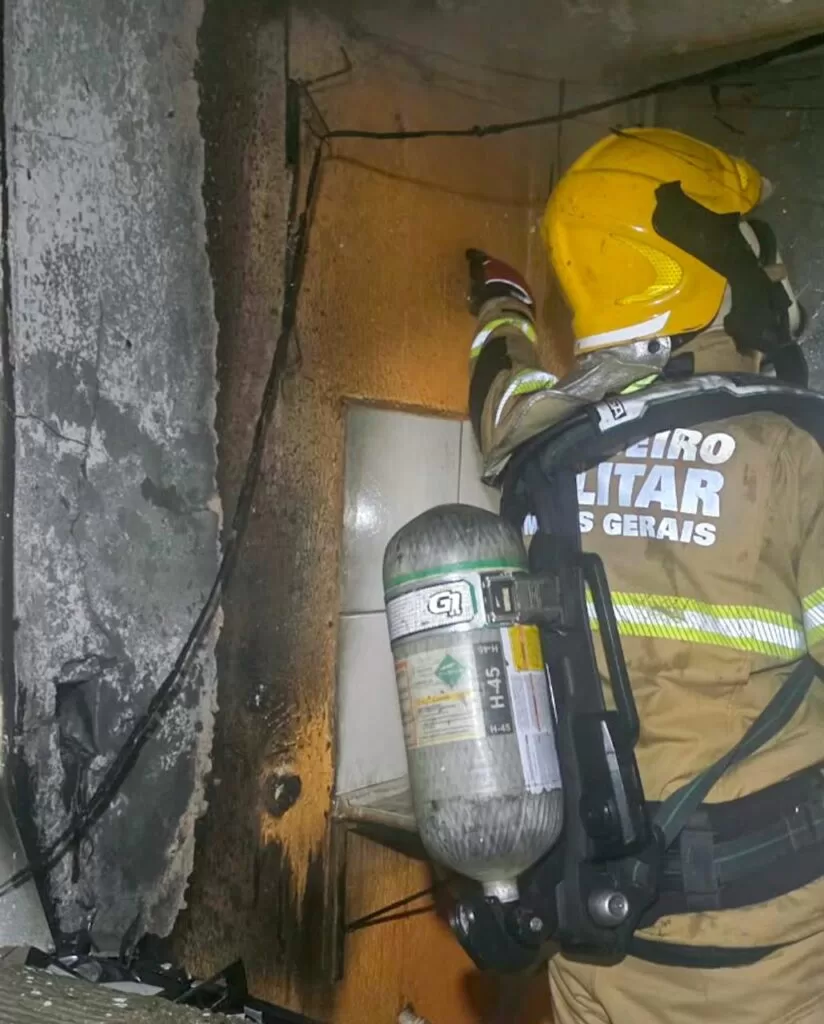 Incêndio causado por vazamento de gás mobiliza bombeiros em residência de Alfenas
