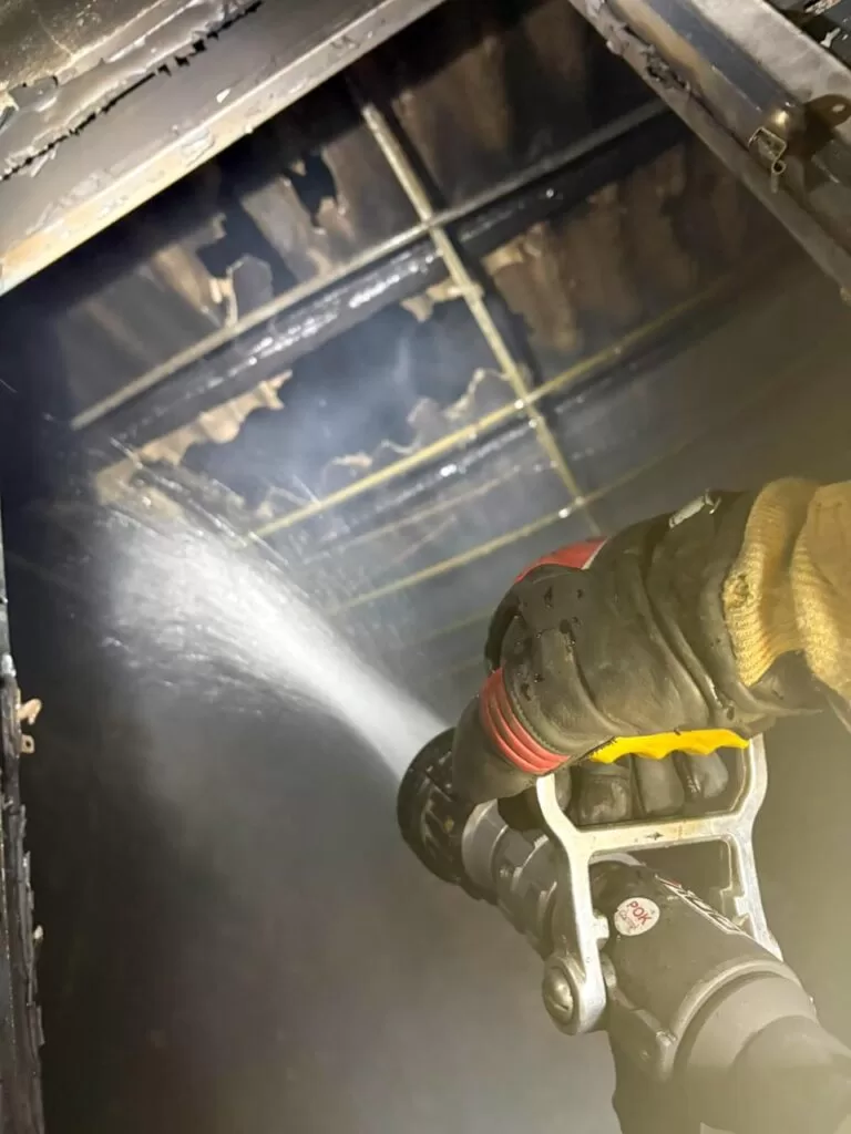 Incêndio atinge casa na Vila Borges, em Alfenas; bombeiros não encontram vítimas