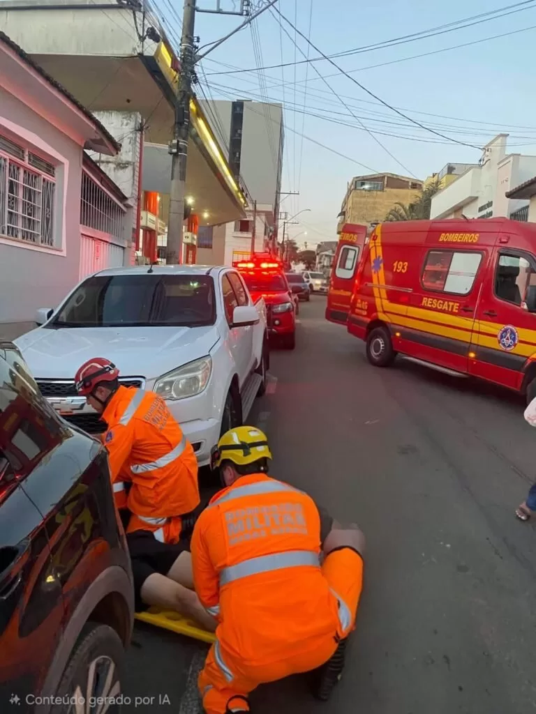 Motociclista de 21 anos fica ferido após queda no Centro de Alfenas
