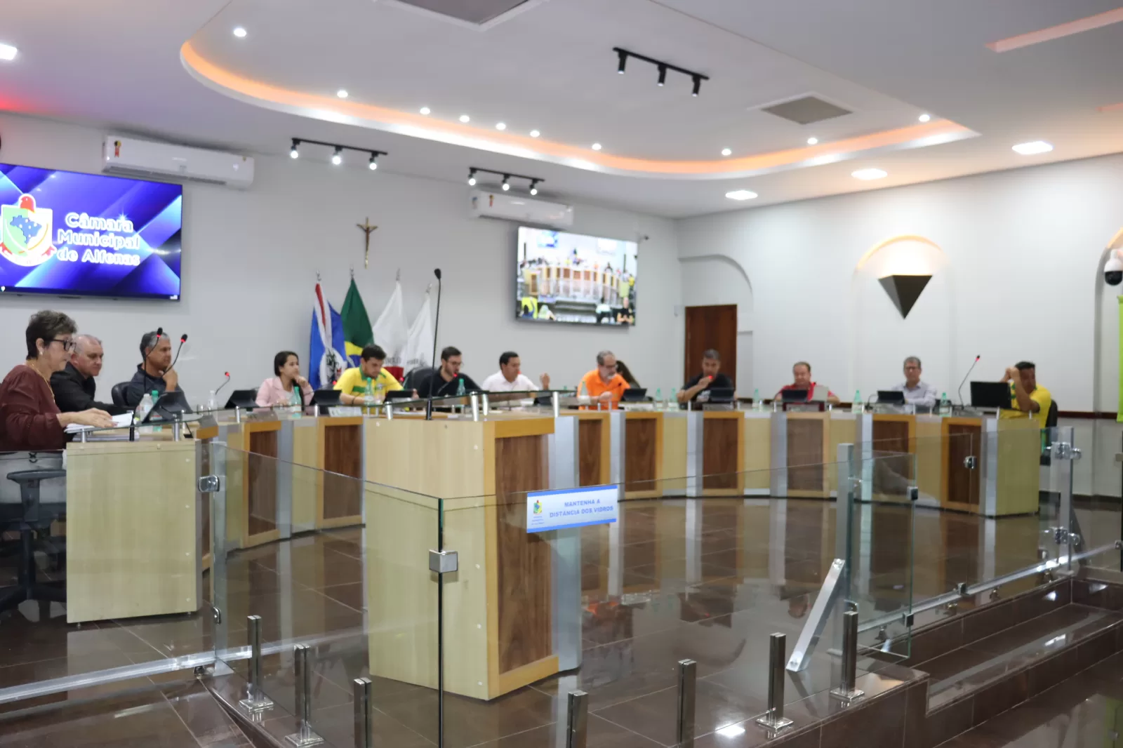 Câmara de Alfenas aprova política de saúde mental e debate transporte e educação