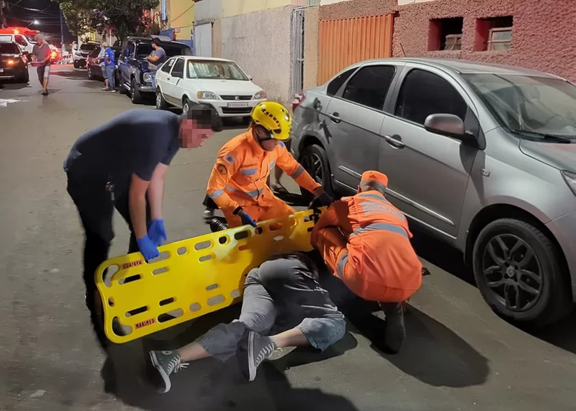 Atropelamento deixa idoso de 82 anos e motociclista feridos em Alfenas