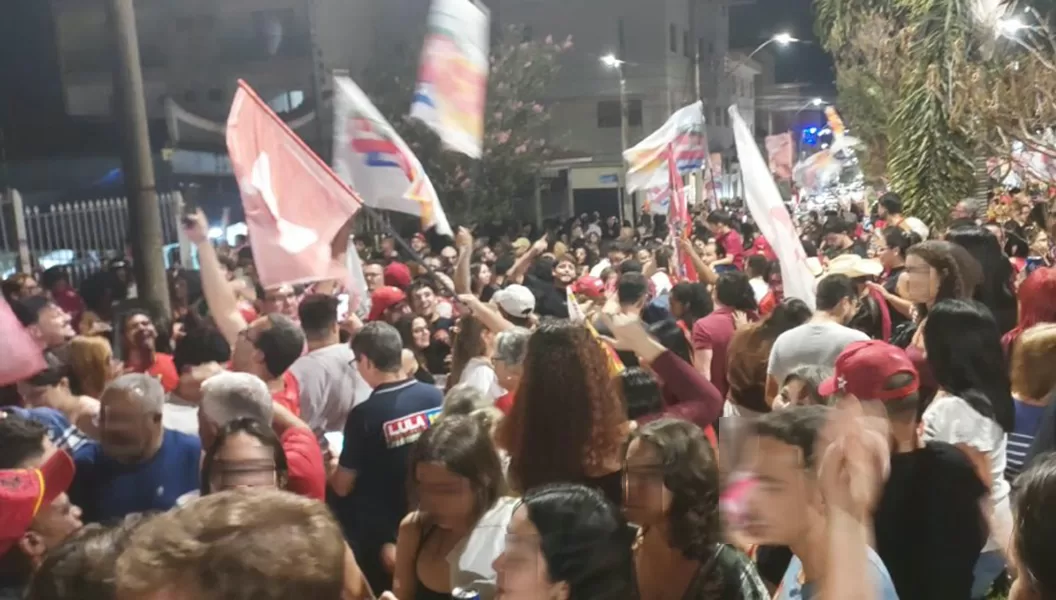 Lula é reeleito presidente, mas Flávio Bolsonaro vence em Alfenas