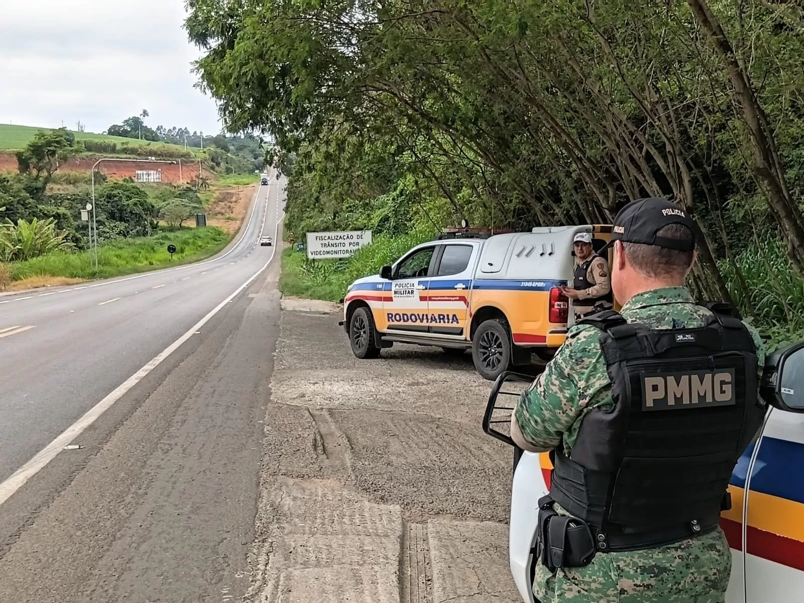 Polícia Militar Rodoviária usa drones para fiscalizar ultrapassagens proibidas em Alfenas