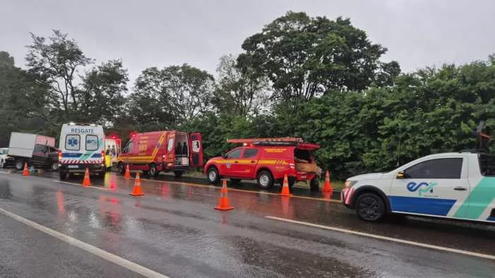 Acidente na MGC-491 em Alfenas deixa motorista preso às ferragens com fraturas