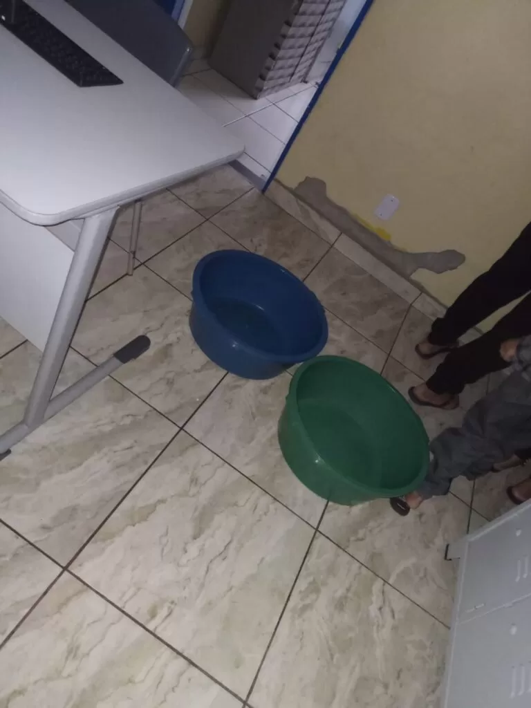 Chuva revela problemas estruturais na creche do bairro Pinheirinho em Alfenas