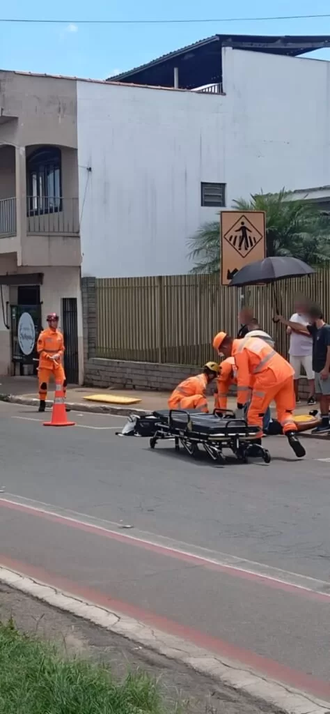 Duas colisões envolvendo motos mobilizam equipes de resgate em Alfenas neste domingo