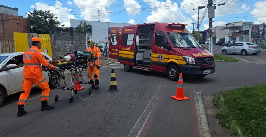 Duas colisões envolvendo motos mobilizam equipes de resgate em Alfenas neste domingo