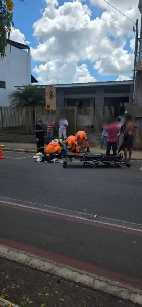 Duas colisões envolvendo motos mobilizam equipes de resgate em Alfenas neste domingo