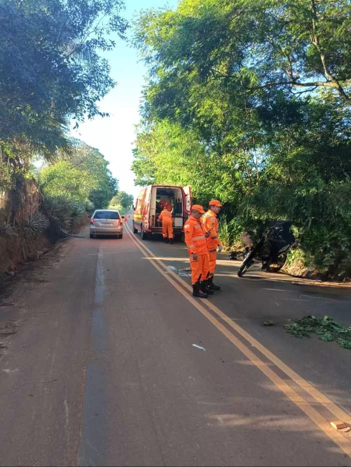 Motociclista de 51 anos fica ferido em colisão na Estrada da Harmonia, zona rural de Alfenas