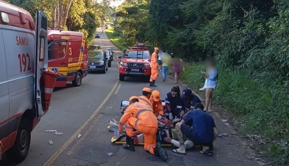 Casal fica ferido após queda de motocicleta na rodovia entre Fama e Alfenas