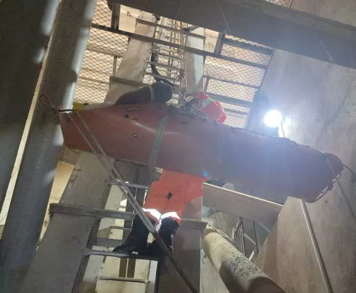 Homem sofre queda de 10 metros em Alfenas e é resgatado com ferimentos graves