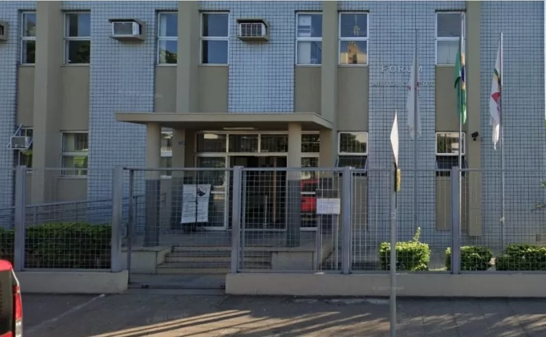 Homem é condenado a 20 anos de prisão por tentativa de feminicídio em Alfenas