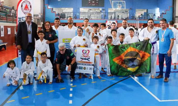 Alfenas sediou a 13ª Copa Profº Edson Velano de Karatê Interestilos com destaque para equipes locais e de outros municípios mineiros