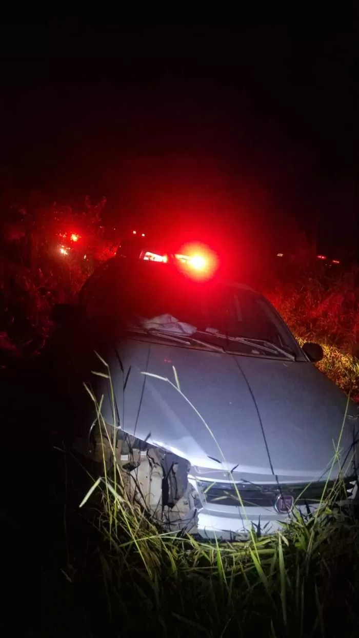 Acidente na BR-369 em Alfenas deixa três pessoas feridas após perda de controle do veículo