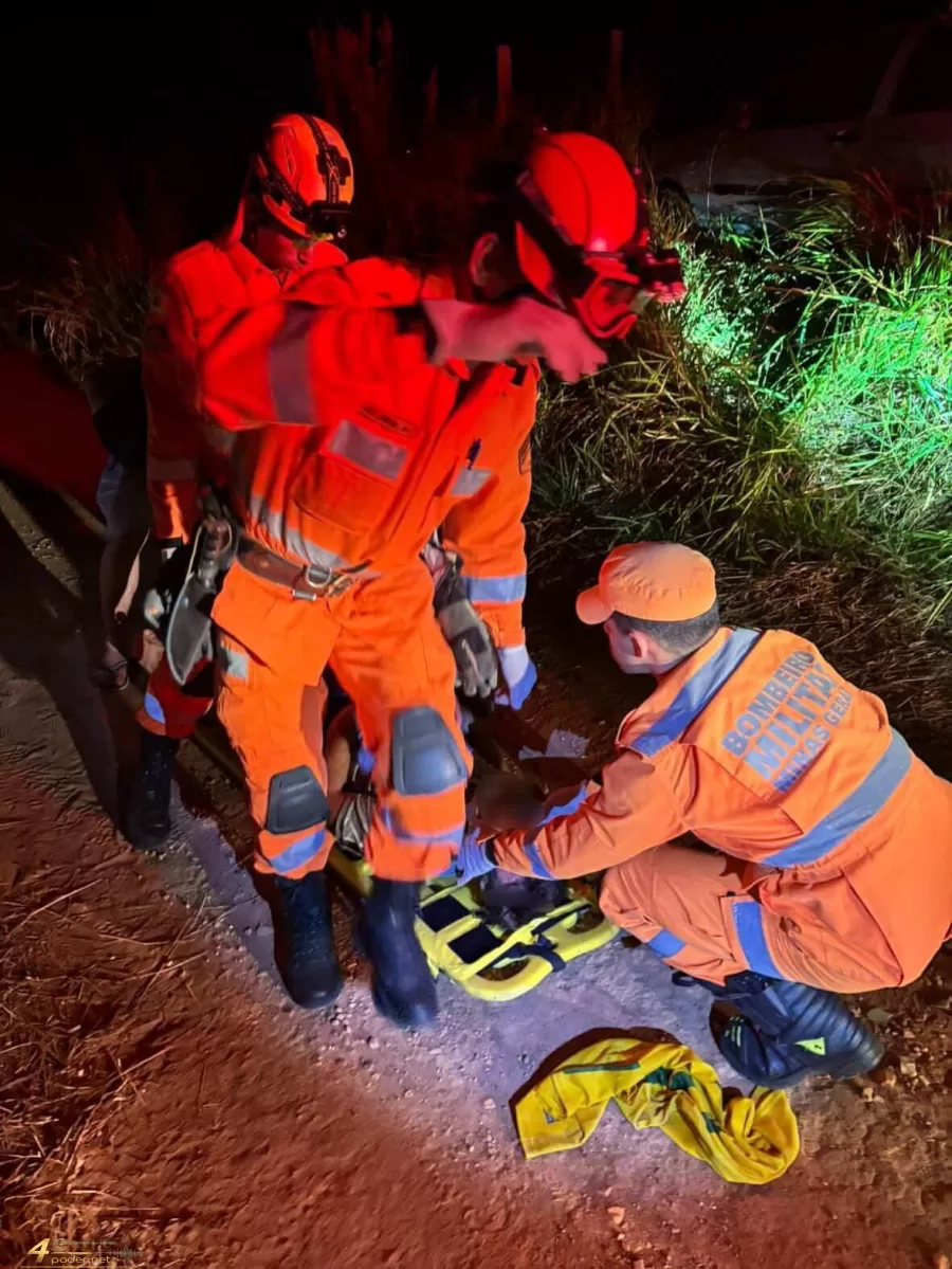 Acidente na BR-369 em Alfenas deixa três pessoas feridas após perda de controle do veículo