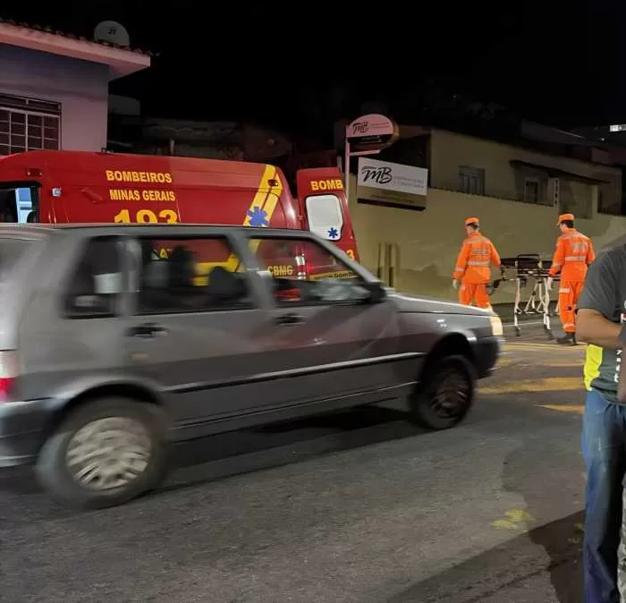 Ciclista fica ferido após colisão em cruzamento de Alfenas