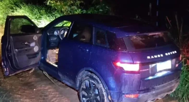 Polícia Militar recupera Range Rover roubada em estrada de Alfenas
