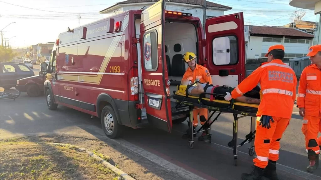 Acidente na Avenida Henrique Munhoz Garcia: Ciclista sofre queda após colisão com veículo em Alfenas