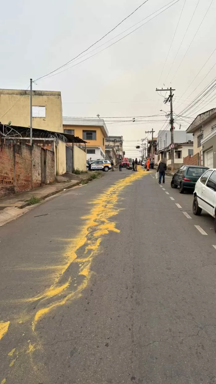 Derramamento de óleo causa acidentes e ferimentos em motociclistas em Alfenas