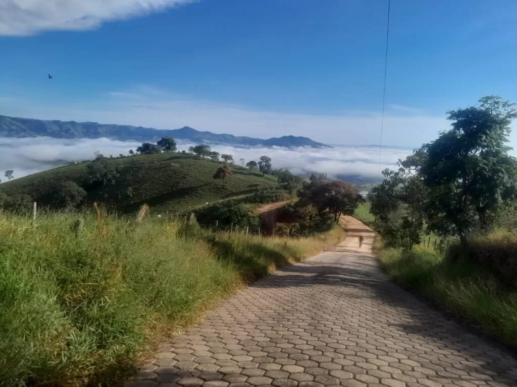 Ciclistas de Alfenas percorrem 230 km em 24 horas pelo Caminho da Fé