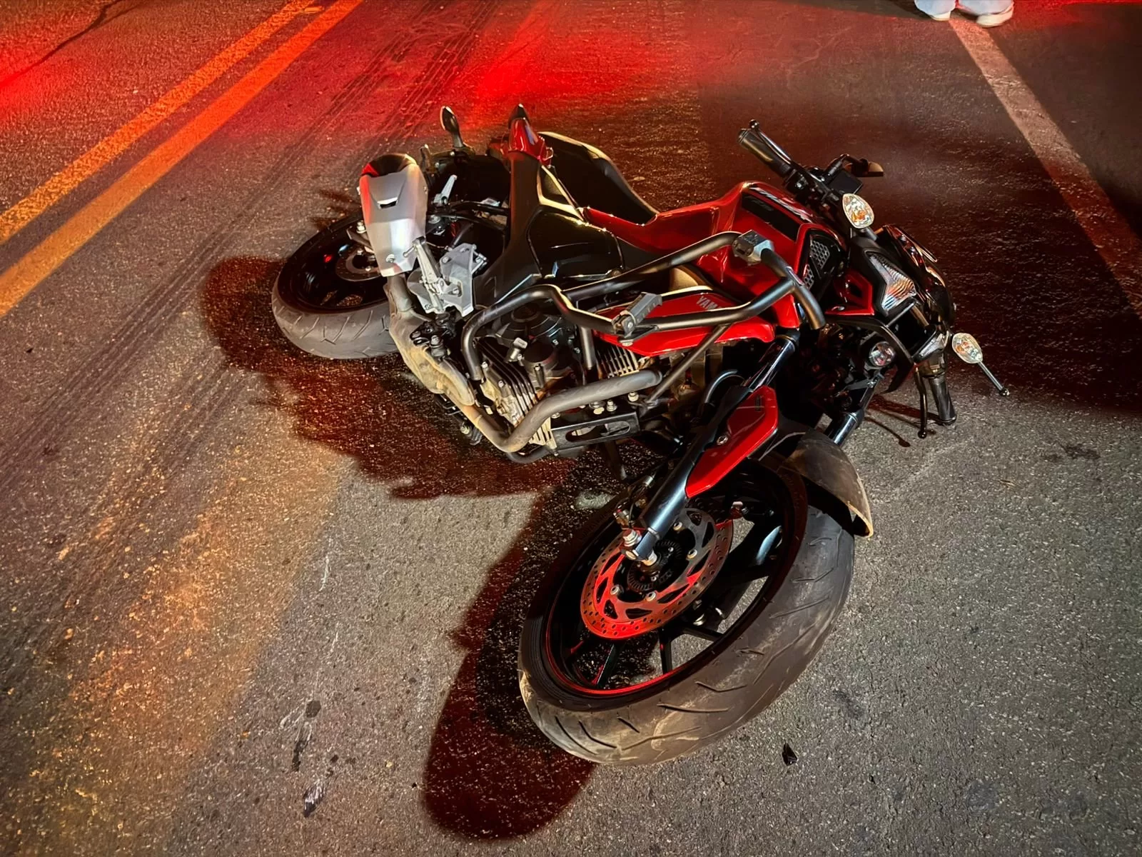 Acidentes envolvendo motociclista deixam feridos em Alfenas na mesma noite