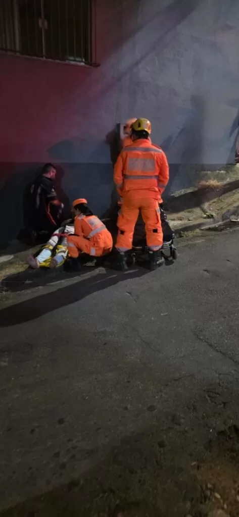 Acidentes envolvendo motociclista deixam feridos em Alfenas na mesma noite
