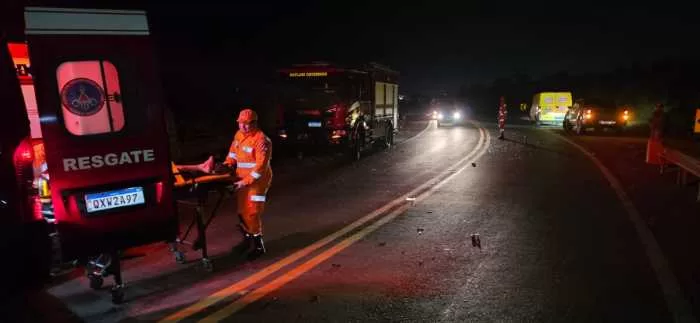 Motociclista fica gravemente ferido após colisão frontal na MGC-369 em Alfenas