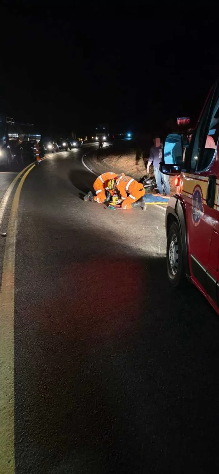 Motociclista fica gravemente ferido após colisão frontal na MGC-369 em Alfenas