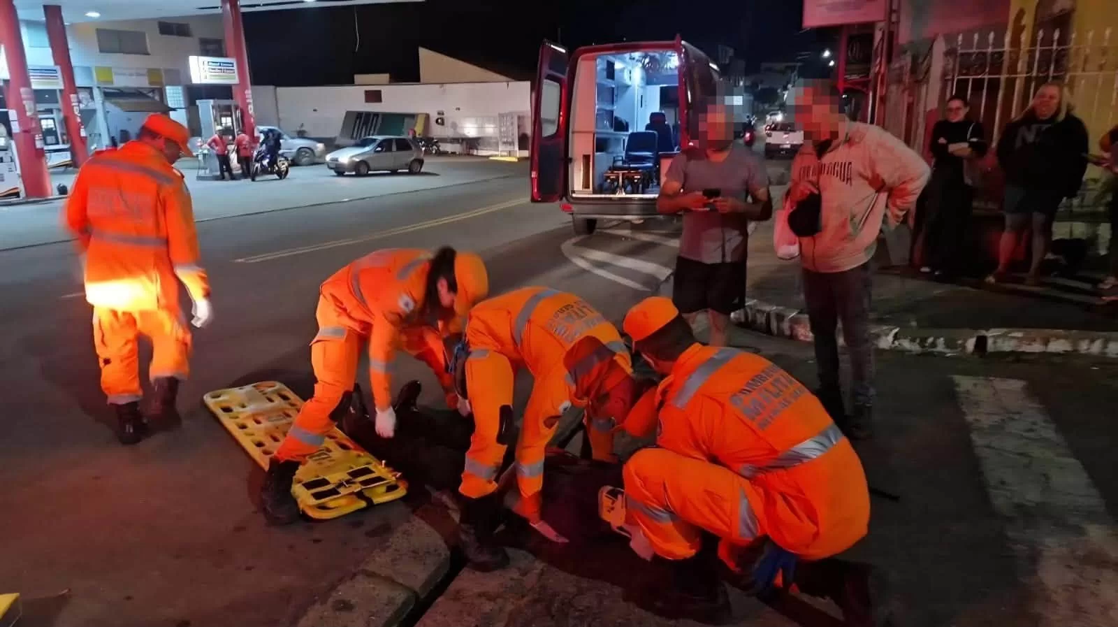 Ciclista de 19 anos fica ferido após atropelamento em Alfenas; motorista foge do local