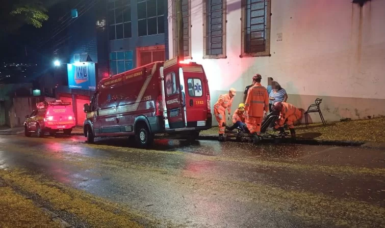 Três acidentes com motociclistas mobilizam equipes de emergência em Alfenas