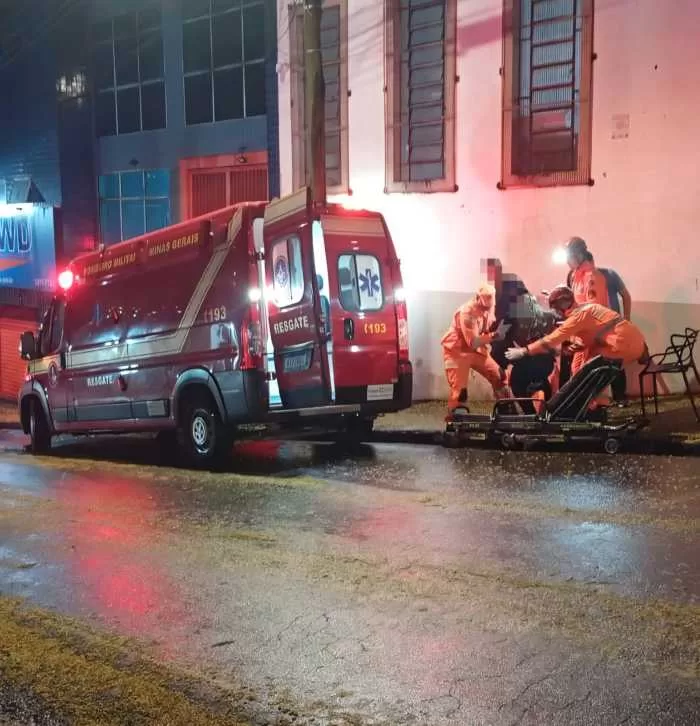 Três acidentes com motociclistas mobilizam equipes de emergência em Alfenas