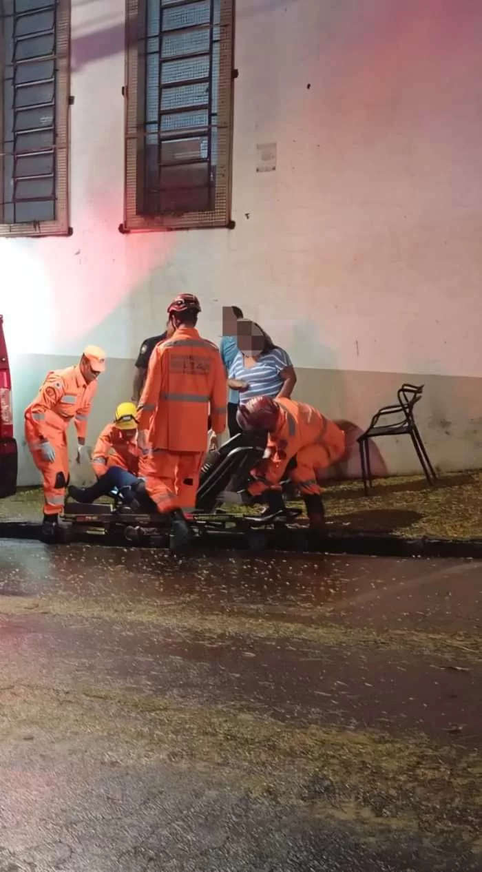 Três acidentes com motociclistas mobilizam equipes de emergência em Alfenas