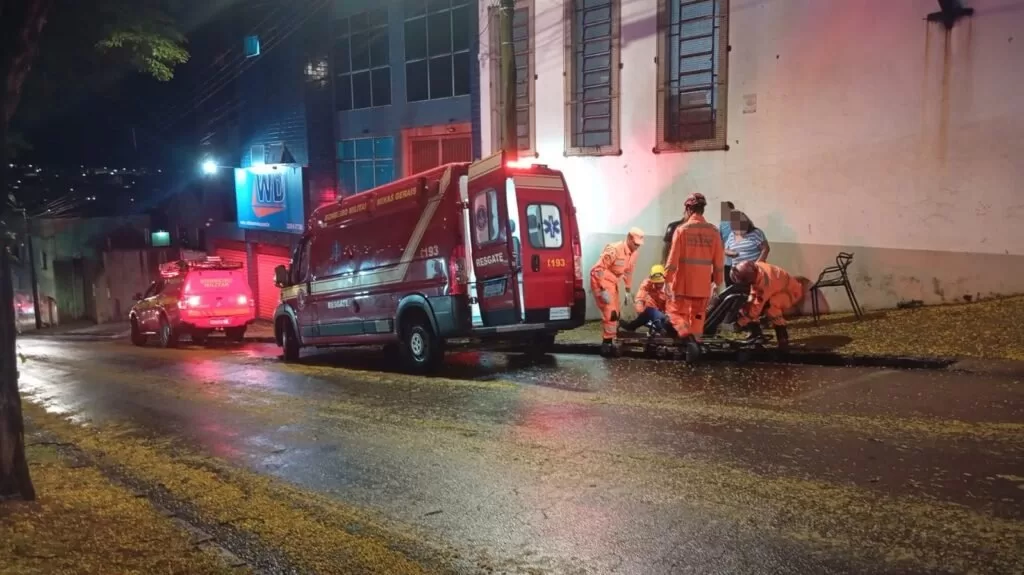 Três acidentes com motociclistas mobilizam equipes de emergência em Alfenas