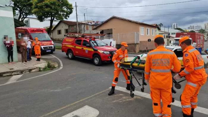 Motociclista fica gravemente ferido após colisão na Avenida Machado de Assis, em Alfenas