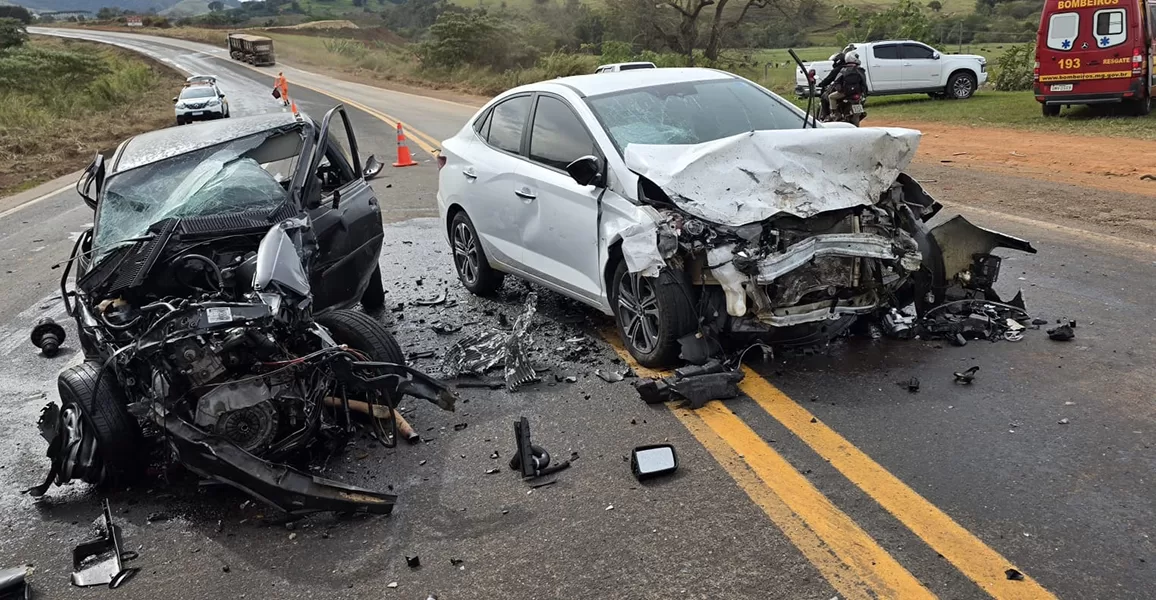 Acidente grave na MGC-491 deixa uma pessoa morta e duas feridas em Alfenas