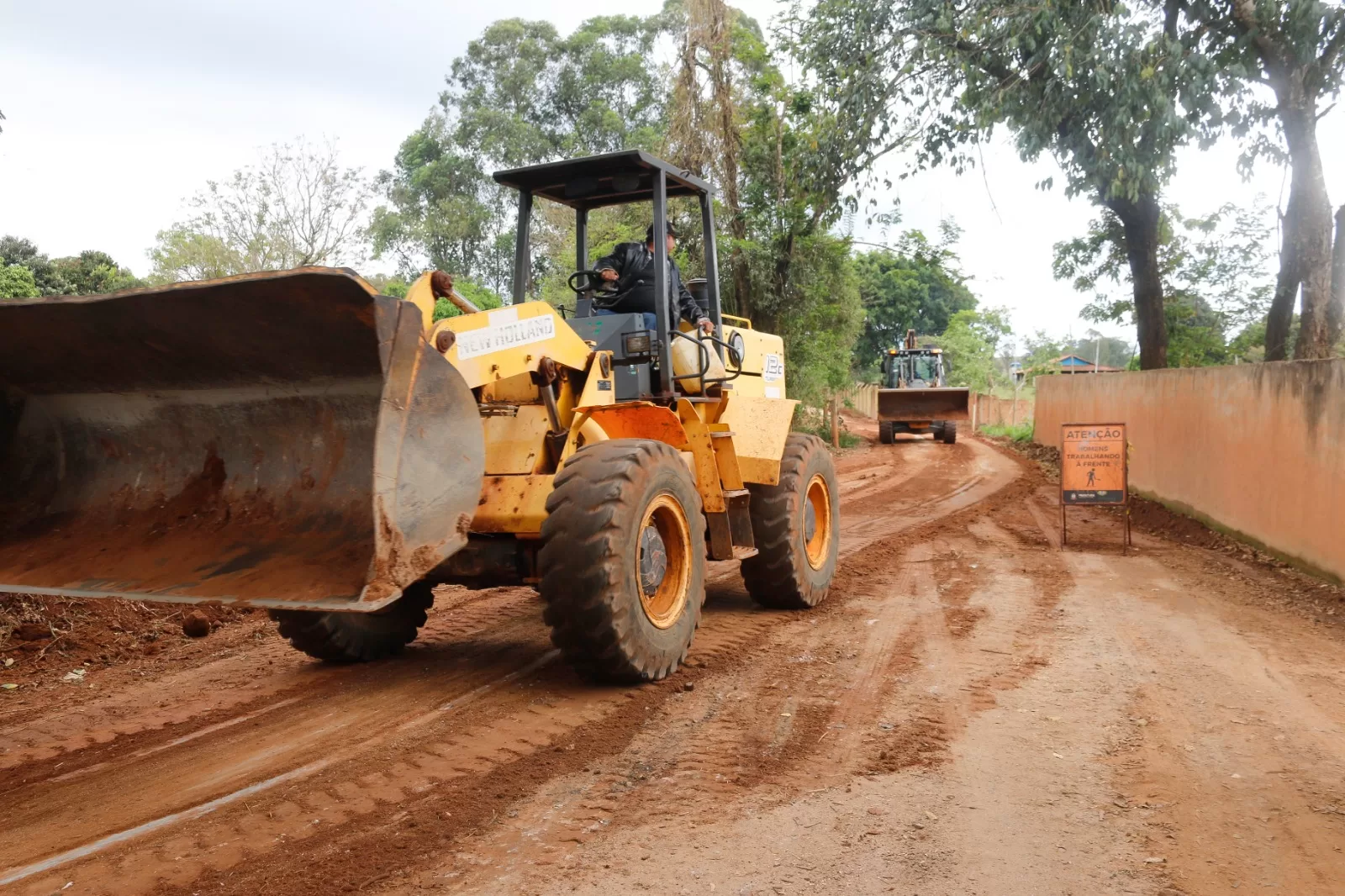 Alfenas inicia melhorias na estrada da Volta da Ferradura com obras de drenagem