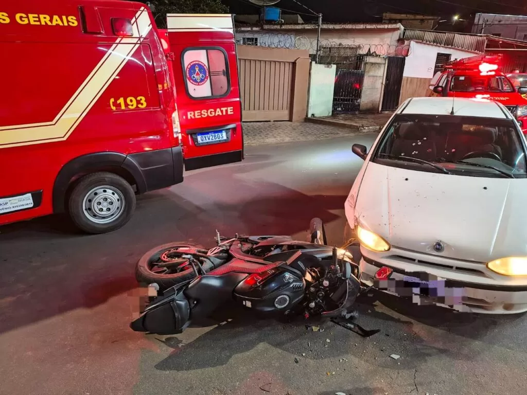 Motociclista fica ferido após colisão com carro no Jardim América, em Alfenas