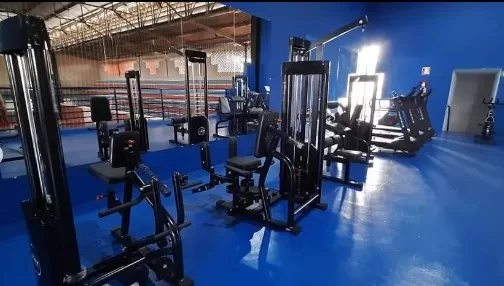 Academia Gratuita no Ginásio Poliesportivo de Alfenas Atende Atletas e Público Geral
