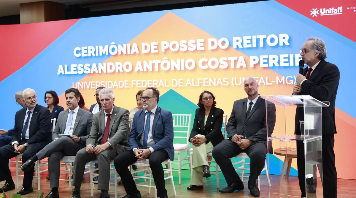 Reitor da Unifal toma posse simbólica no MEC e prioriza permanência estudantil