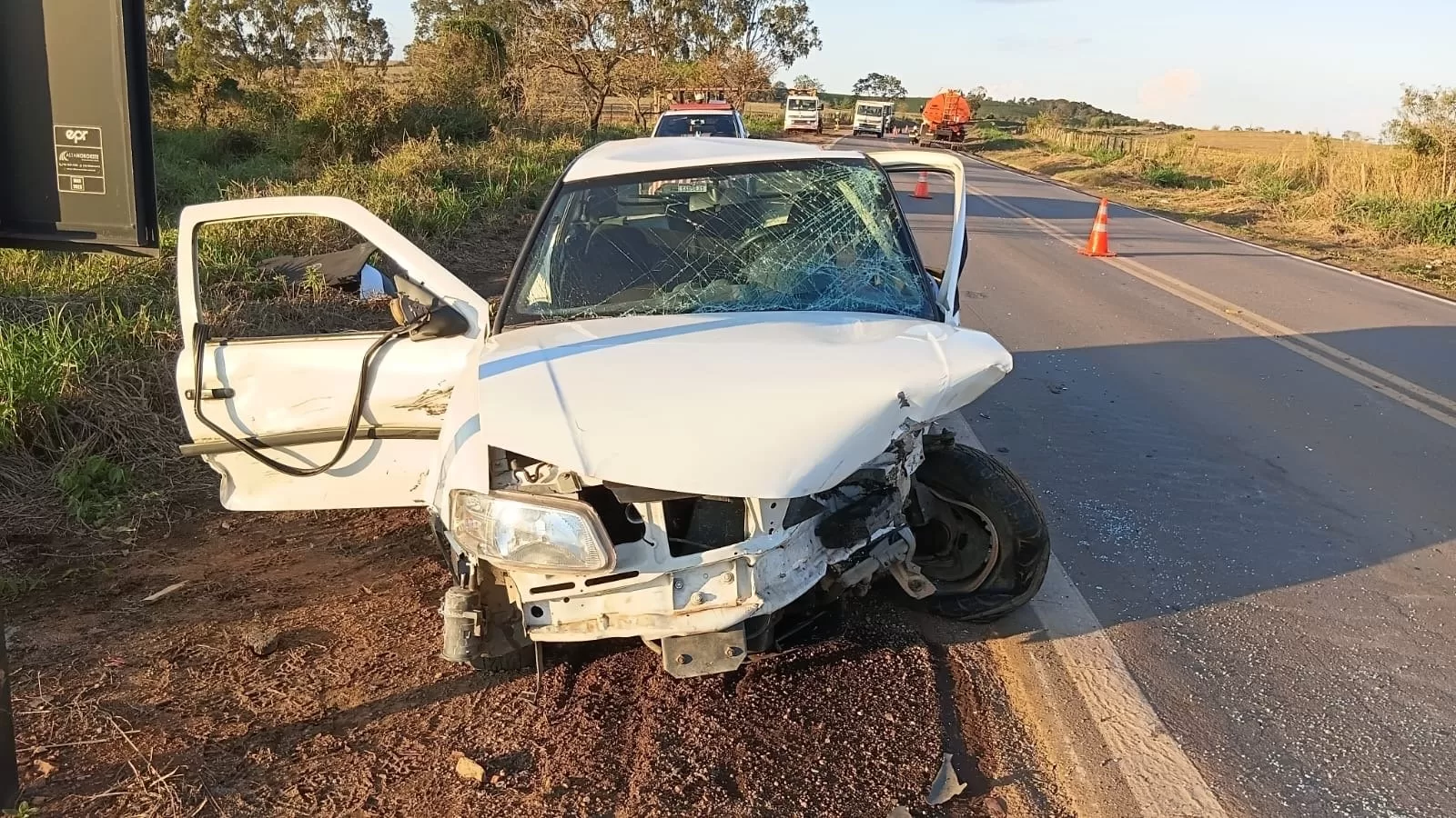 Quatro pessoas ficam feridas em acidente na MGC-369 entre Alfenas e Campos Gerais
