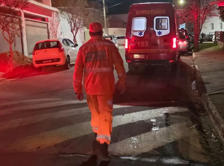Adolescente de 14 anos é atropelada por motocicleta no Residencial Oliveira, em Alfenas