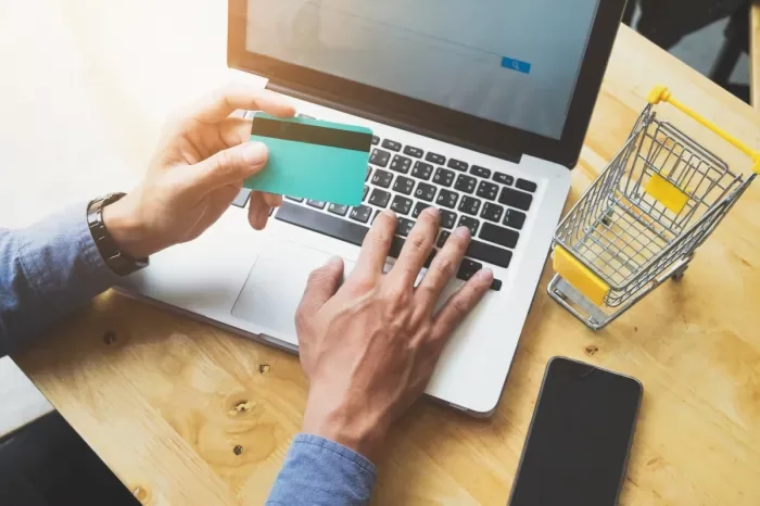 Chargeback ainda transfere para lojistas o custo de fraudes no comércio online