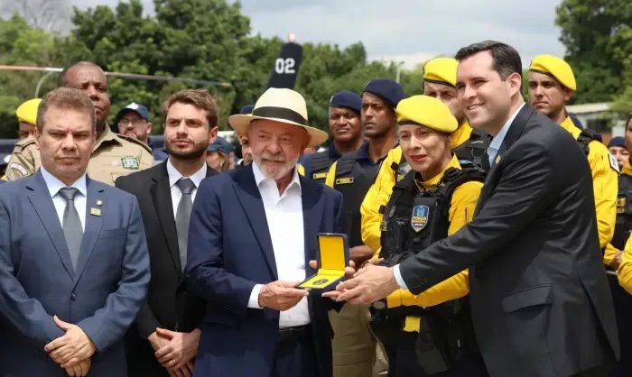 Lula rebate Trump e defende retomada de territórios dominados por facções no Rio