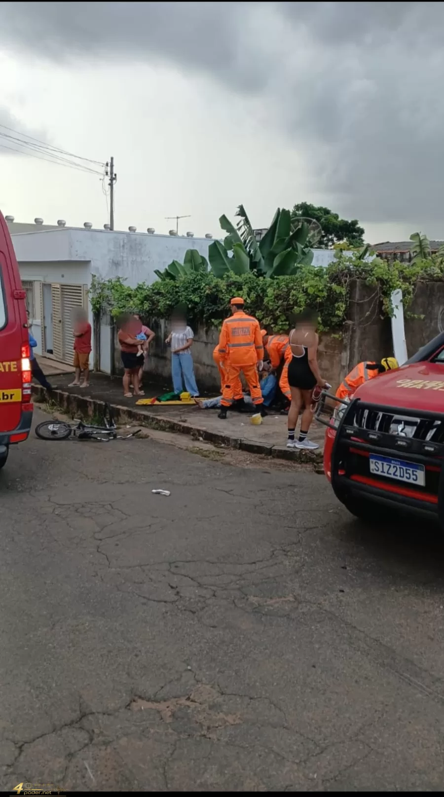 Colisão entre carro e bicicleta em Alfenas deixa duas vítimas feridas