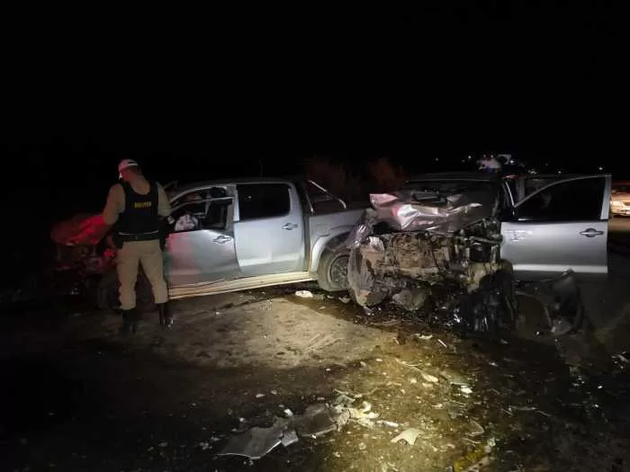 Batida frontal entre duas Hilux deixa cinco feridos na MGC-179, entre Alfenas e Machado