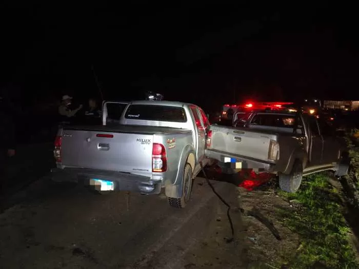 Batida frontal entre duas Hilux deixa cinco feridos na MGC-179, entre Alfenas e Machado