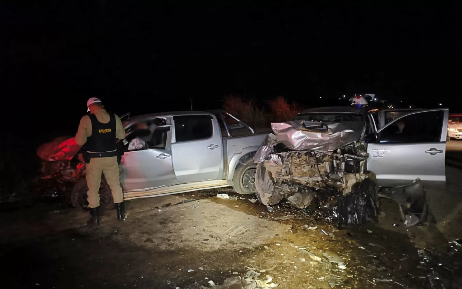 Batida frontal entre duas Hilux deixa cinco feridos na MGC-179, entre Alfenas e Machado