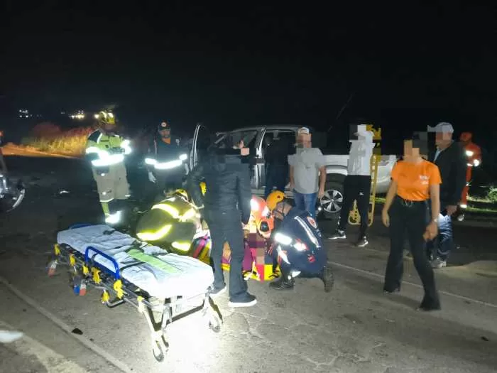 Batida frontal entre duas Hilux deixa cinco feridos na MGC-179, entre Alfenas e Machado